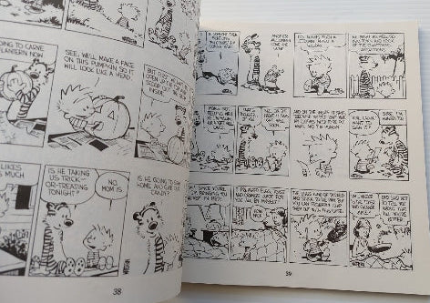 WATTERSON, Bill Calvin et Hobbes T3 Something Under the Bed Is Drooling 9780836218251