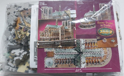 Notre-Dame de Paris WREBBIT 3D Casse-tête 366 morceaux